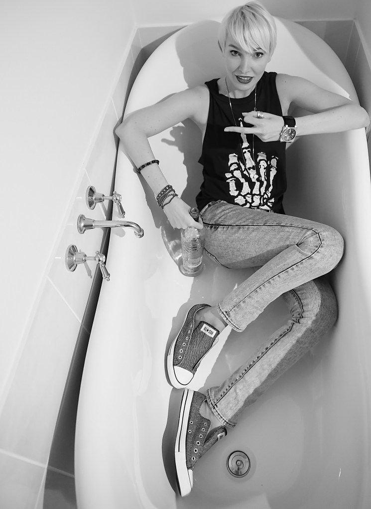 UNIF, Converse, Vintage Levii's, Cameo, Jellybeans& Jealousy